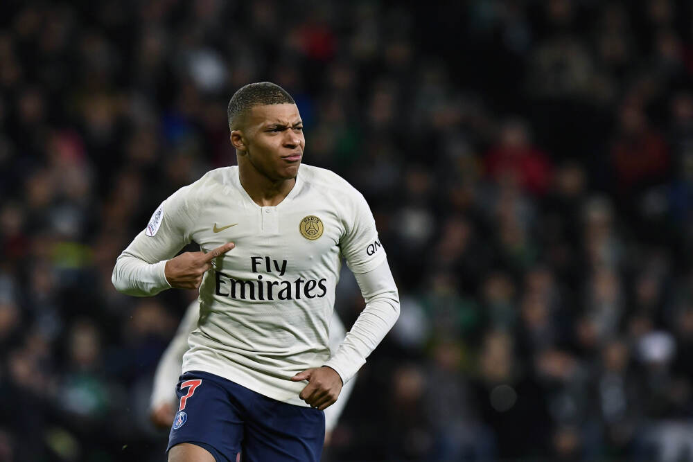 中国足球职业联赛颁奖会 12月12日19:30见证荣耀